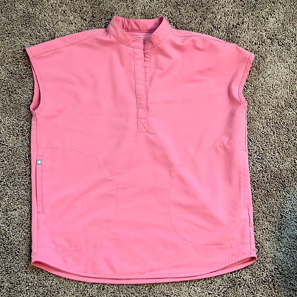 COPY - Figs scrub top in pink. Rafaela XXS